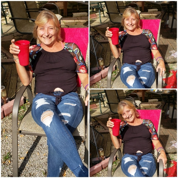 Meet your Posher, Debby, aka Dare 2 Dazzle, LLC - Picture 7 of 16